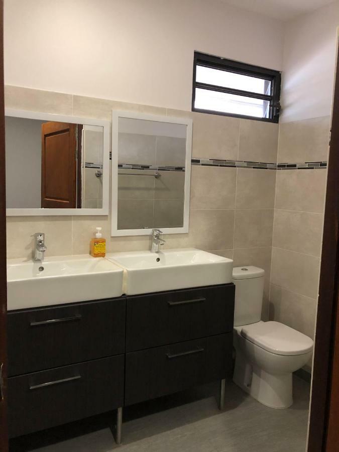 פאפיט Tara Tahiti Lodge מראה חיצוני תמונה
