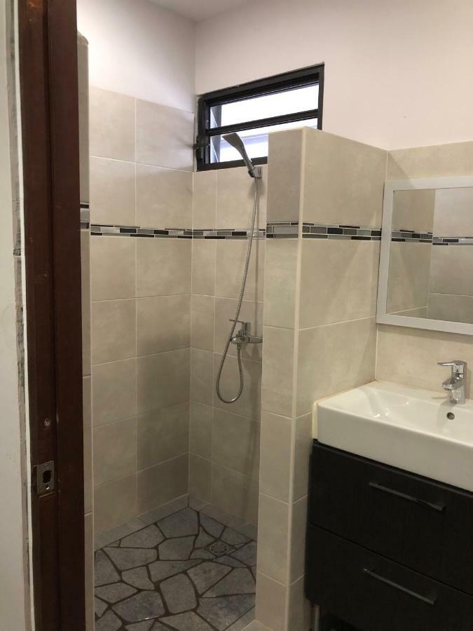 פאפיט Tara Tahiti Lodge מראה חיצוני תמונה