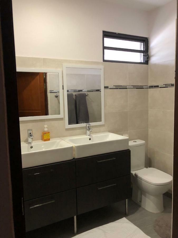 פאפיט Tara Tahiti Lodge מראה חיצוני תמונה